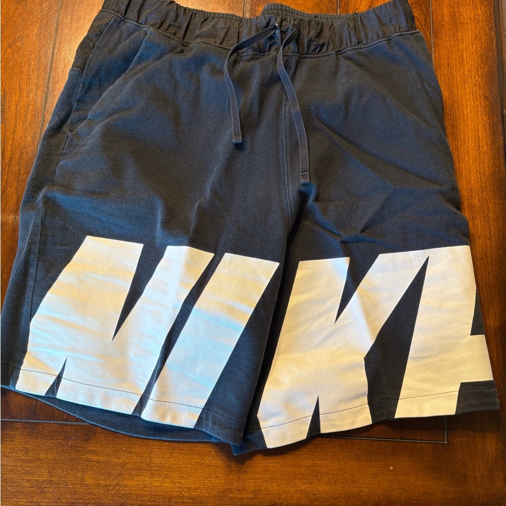 Nike Men's Black and White Athletic Shorts